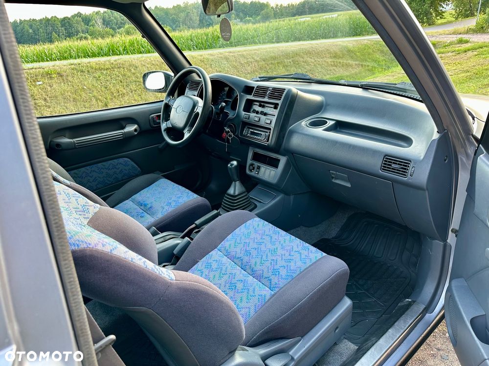 Toyota RAV4 2.0 Special - 9