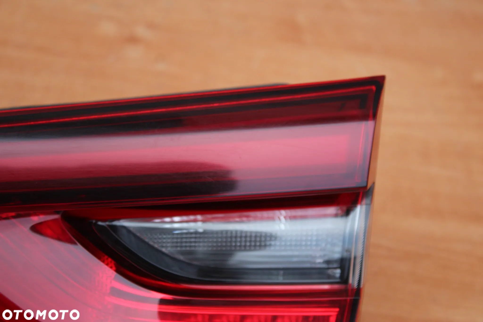 LAMPA PRAWY TYŁ TYLNA PRAWA W KLAPE OPEL INSIGNIA B KOMBI 39107539 - 3