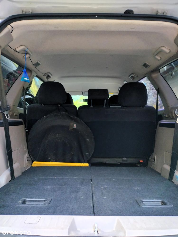 Mitsubishi Grandis - 17