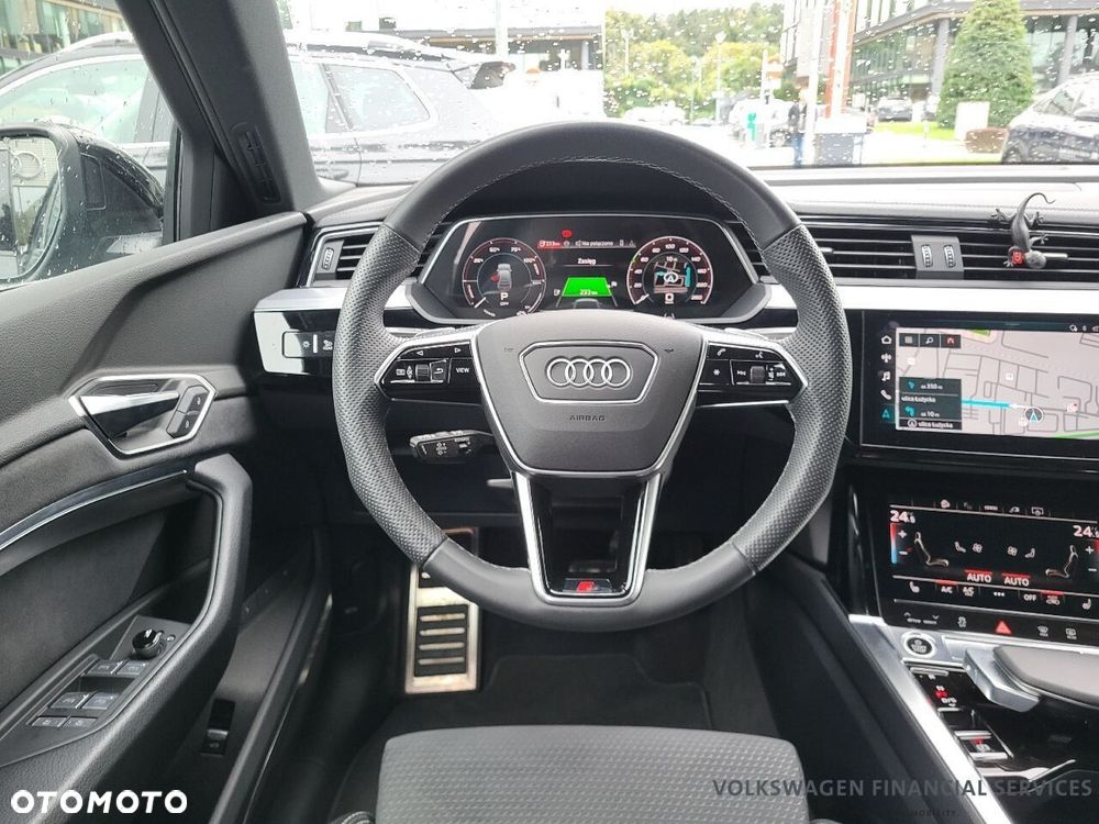 Audi Q8 Sportback e-tron - 10