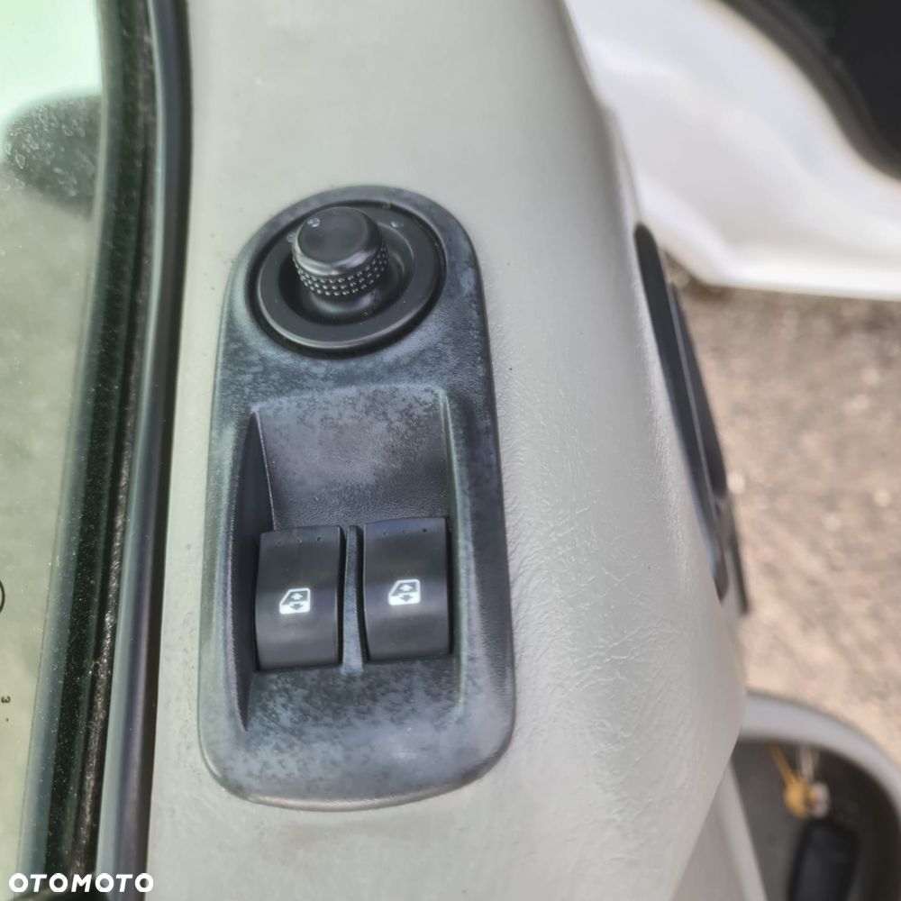 Renault TRAFIC - 17