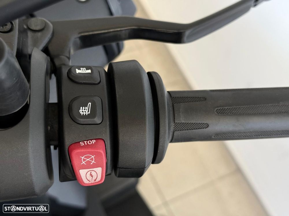 BMW C 400 GT TRIPLE BLACK - 8