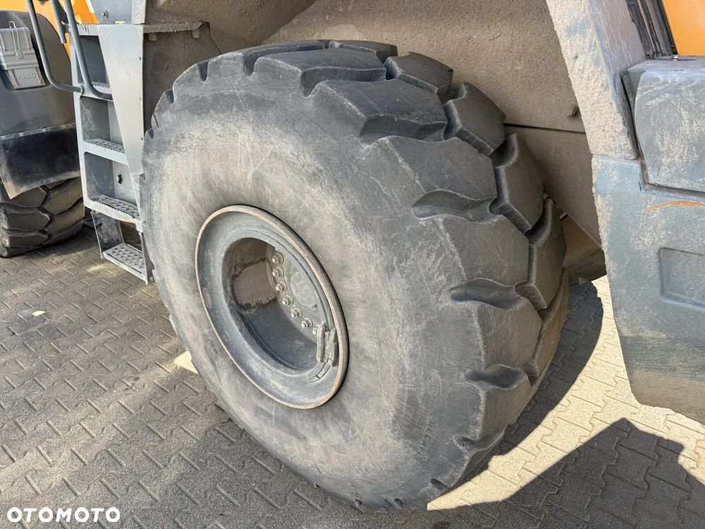 Liebherr L566 - 25