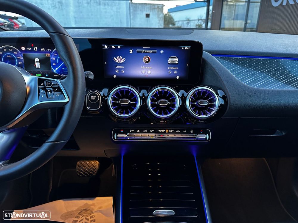 Mercedes-Benz EQA 300 4Matic Progressive - 27