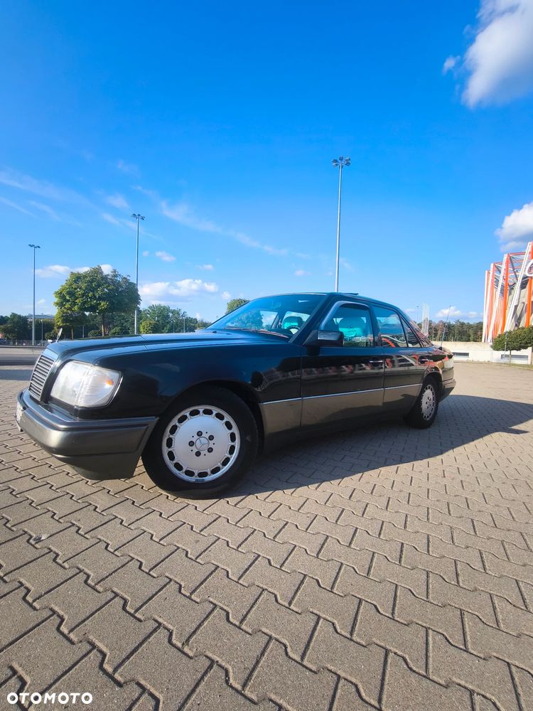 Mercedes-Benz Klasa E 250 D Elegance - 14