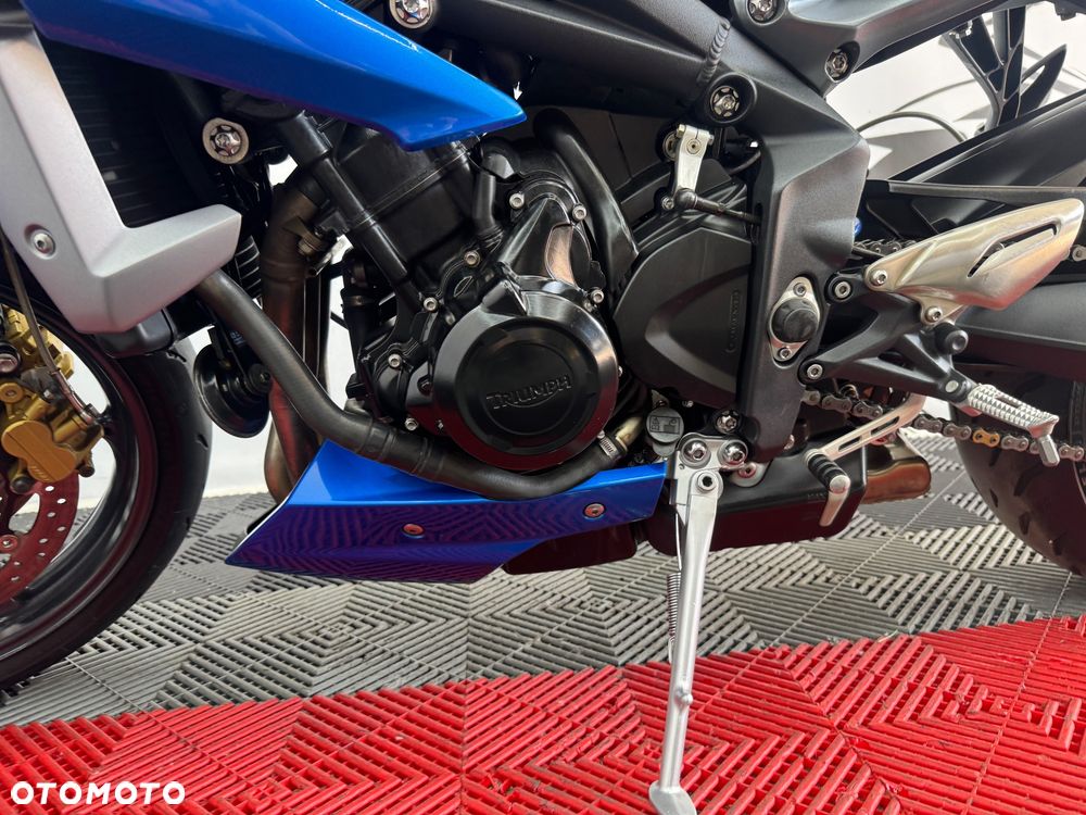 Triumph Street Triple - 14