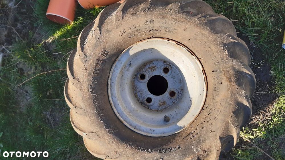 Goodyear 21x4.00-8 + felga nr 897 - 2