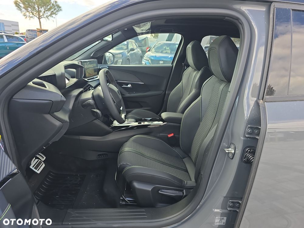 Peugeot 2008 PureTech mHEV GT E-DCS6 - 15