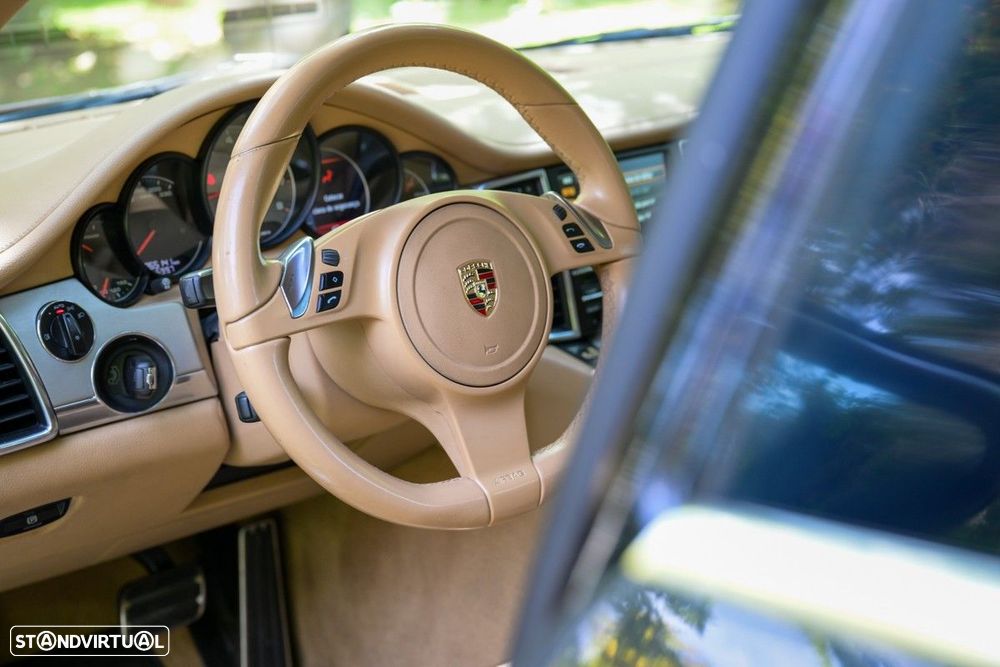 Porsche Panamera S Hybrid J19 - 30