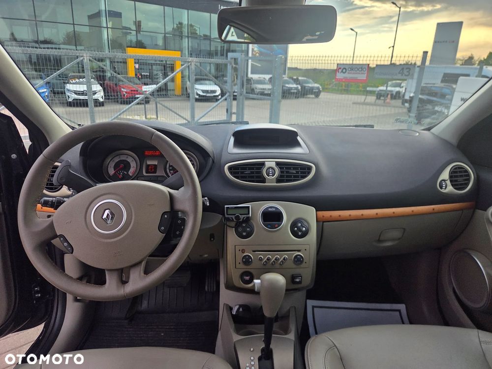 Renault Clio - 12