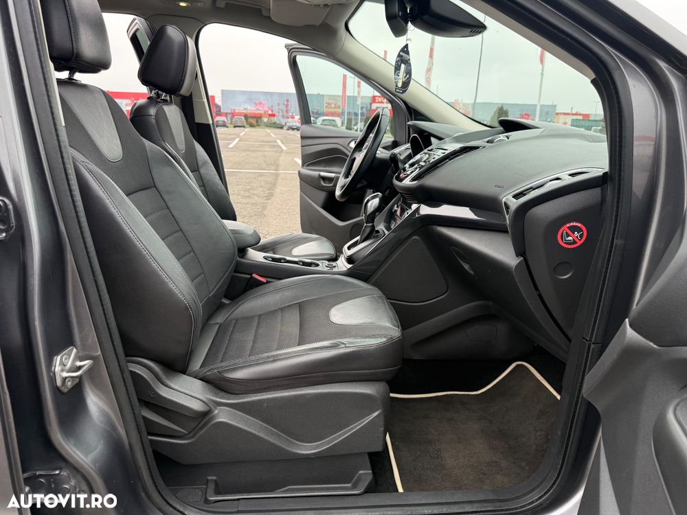 Ford Kuga 2.0 TDCi 4WD Powershift Titanium - 26