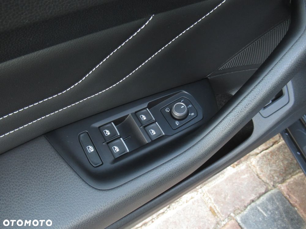Volkswagen Passat 2.0 TSI Elegance DSG - 37