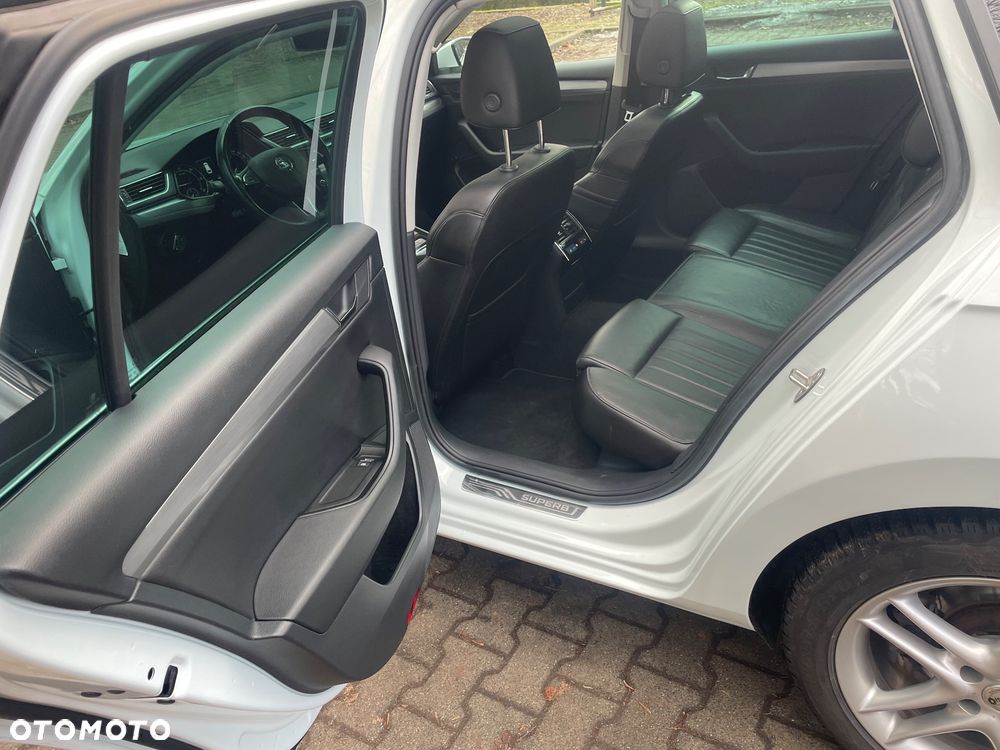 Skoda Superb 2.0 TDI Style DSG - 13