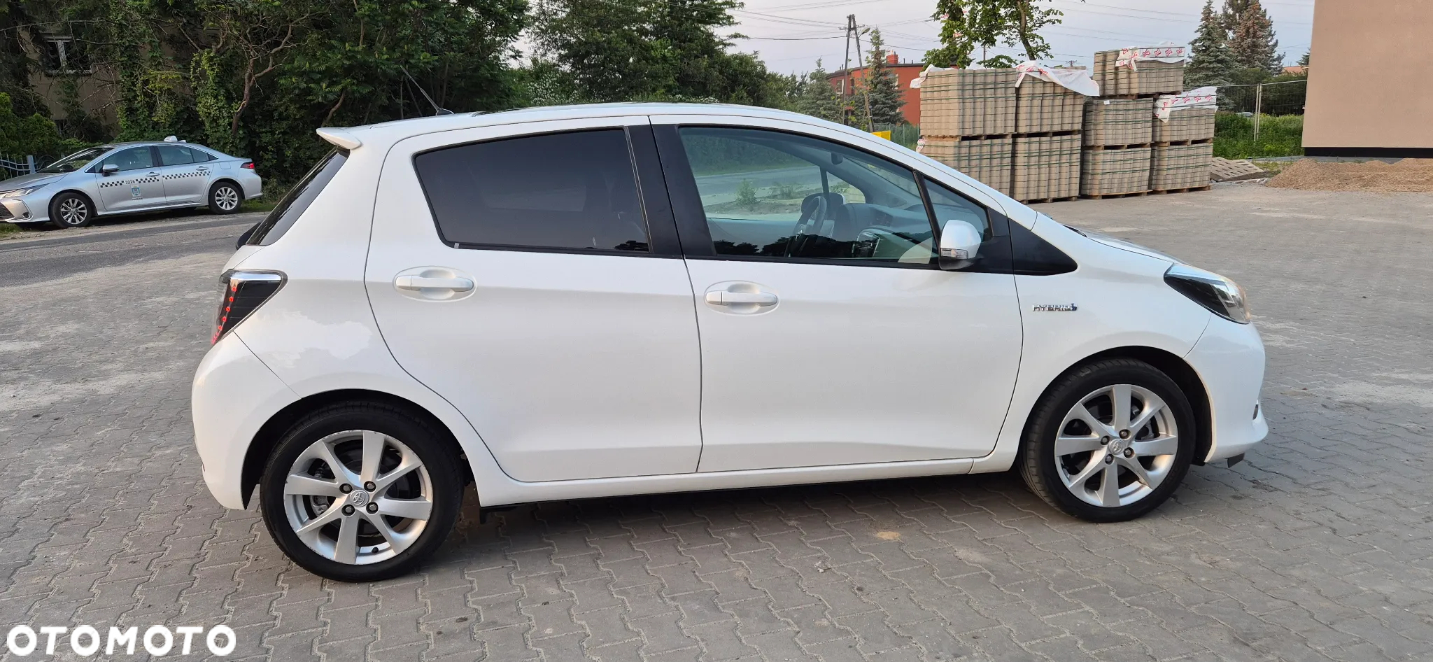 Toyota Yaris Hybrid 1.5 VVT-i Comfort - 4