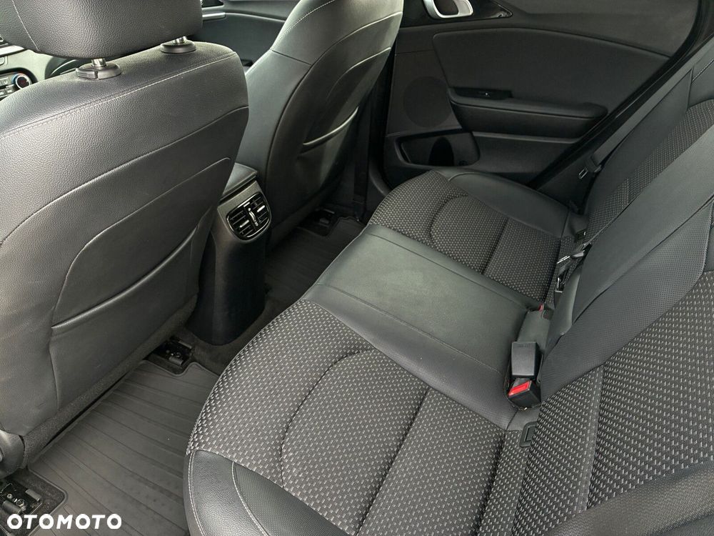 Kia XCeed 1.5 T-GDI Business Line DCT - 25