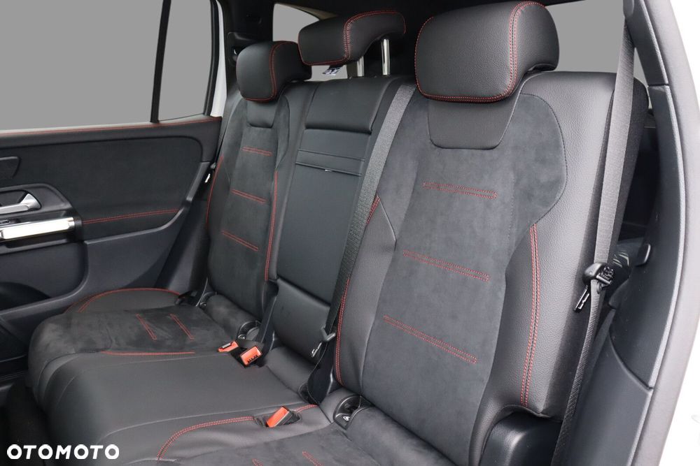 Mercedes-Benz GLB 200 d AMG Line 8G-DCT - 17