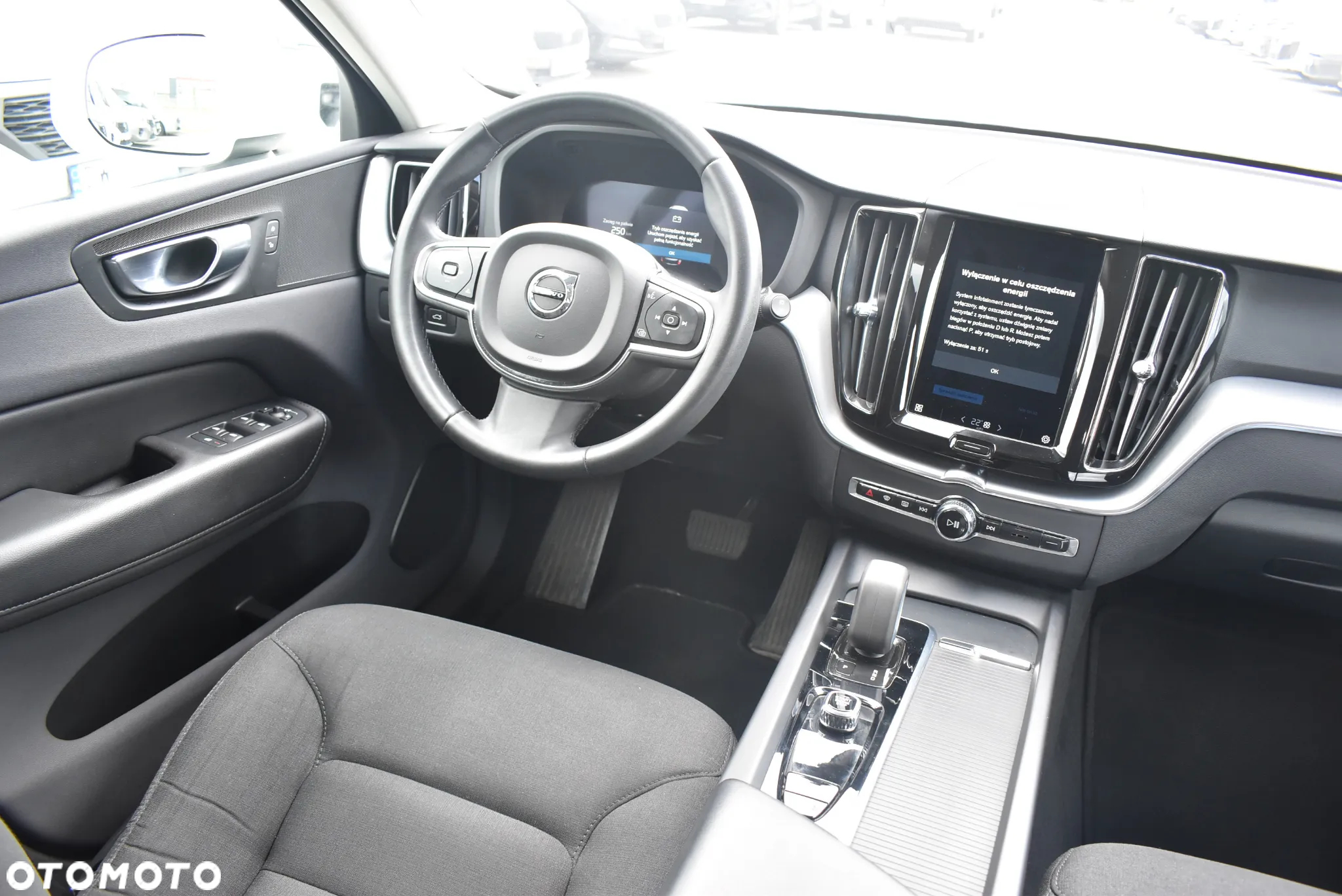 Volvo XC 60 B4 B Momentum Pro - 22