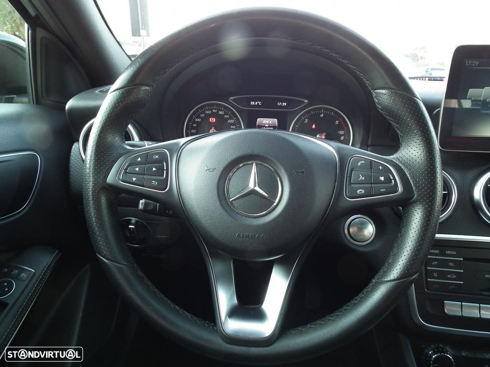 Mercedes-Benz A 180 d AMG Line - 25