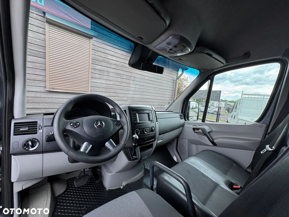 Mercedes-Benz SPRINTER 319 - 16