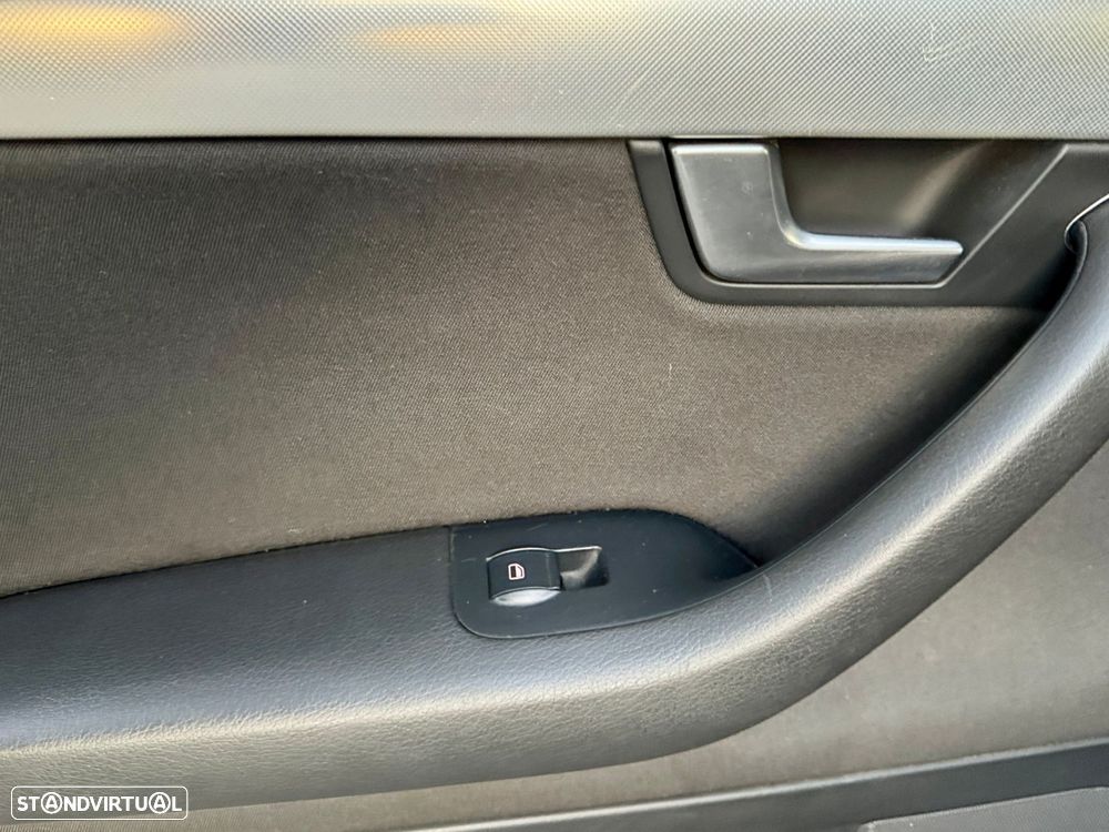 Audi A4 Avant 2.0 TDi S-line - 10