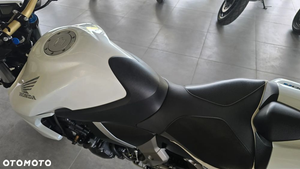 Honda CB - 11