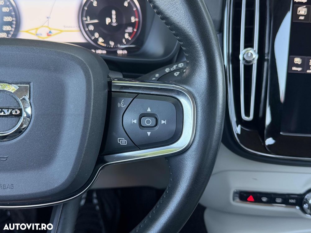 Volvo XC 40 D3 Momentum Pro - 26
