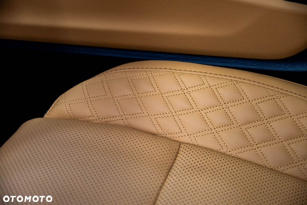 Jeep Grand Cherokee - 12