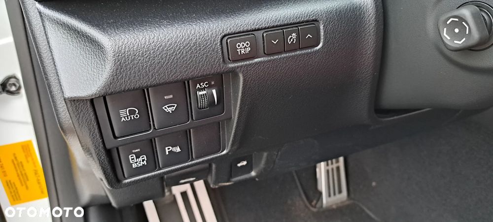 Lexus RC 200t / 300 F Sport - 18