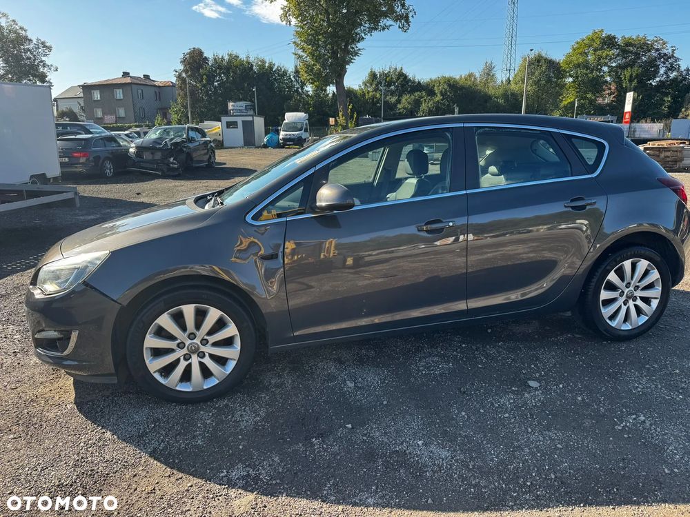 Opel Astra IV 1.6 CDTI Cosmo - 3