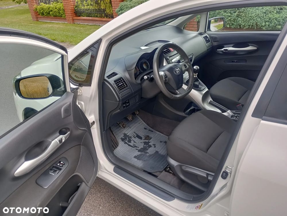 Toyota Auris 1.33 Dual-VVT-i Life - 11