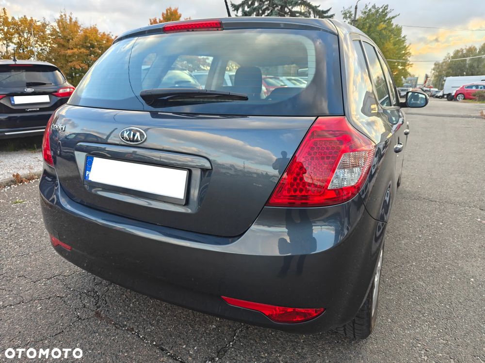 Kia Ceed - 21