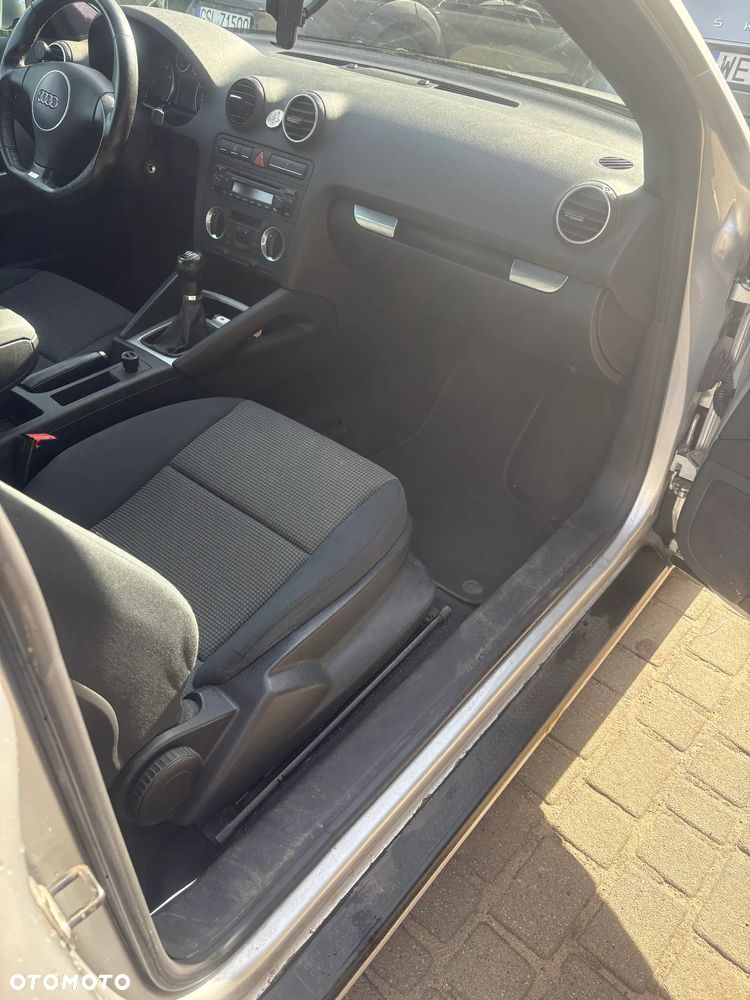 Audi A3 3-drzwiowe 1.6 FSI Ambiente - 7