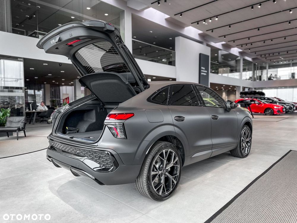 Audi Q3 Sportback - 12