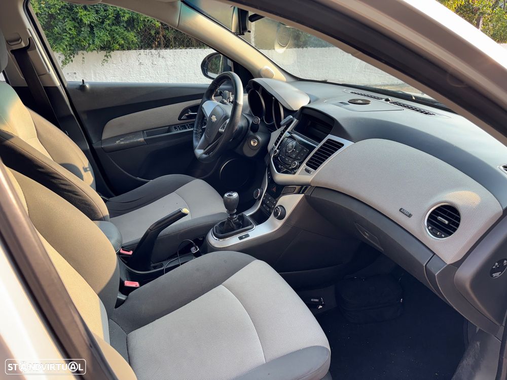 Chevrolet Cruze 1.6 LS - 7