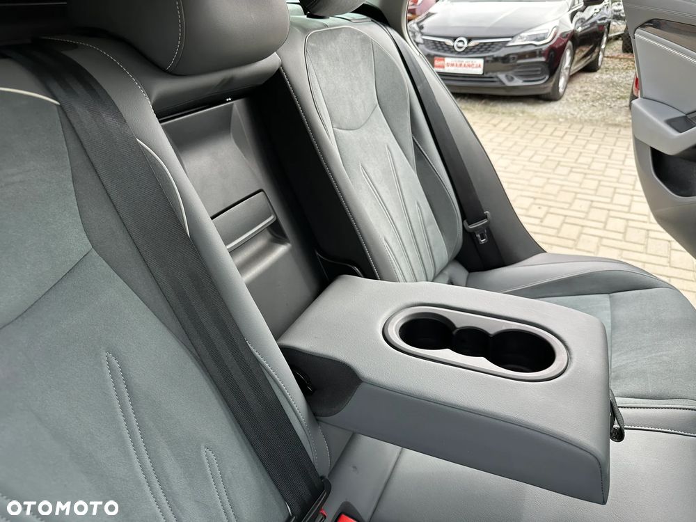Volkswagen Passat - 26