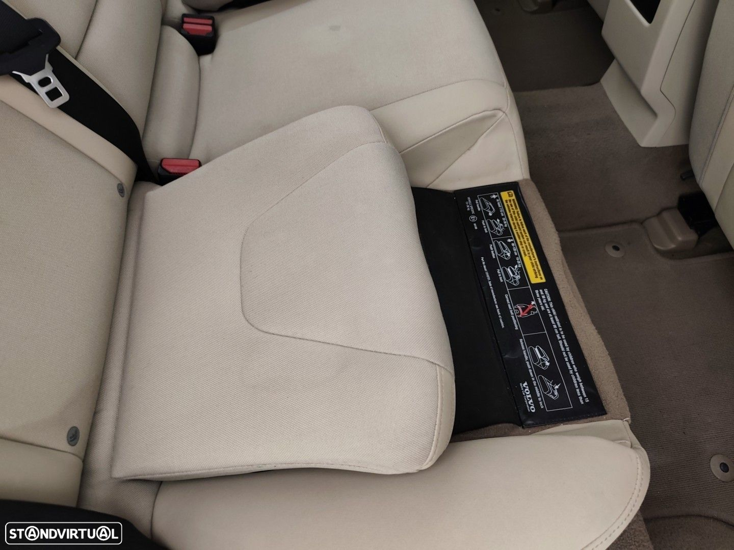 Volvo V60 2.0 D4 Momentum - 17