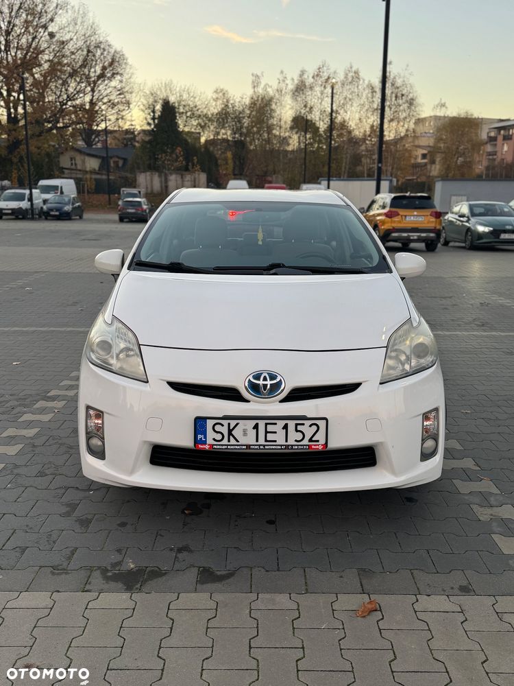 Toyota Prius (Hybrid) - 5