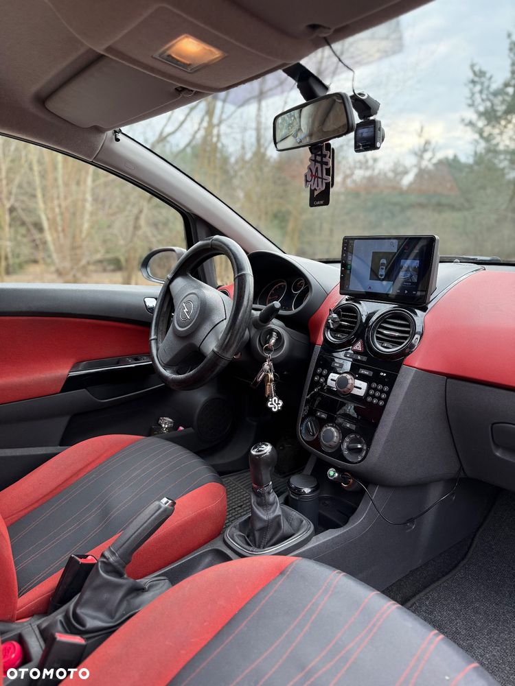 Opel Corsa 1.4 16V Cosmo - 13