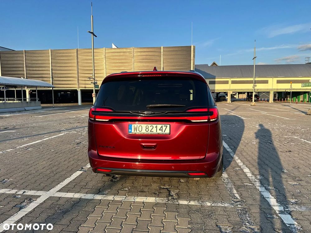 Chrysler Pacifica - 6