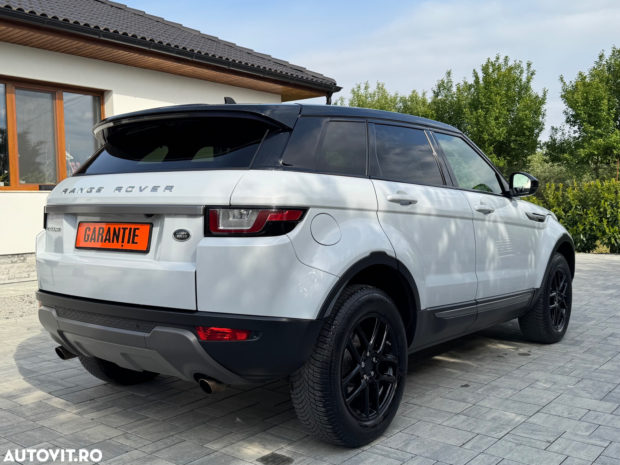 Land Rover Range Rover Evoque 2.0 D180 R-Dynamic HSE - 4