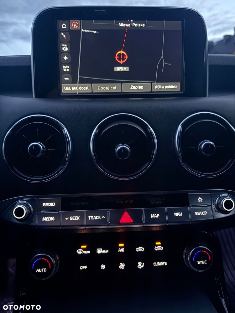 Kia Stinger - 11