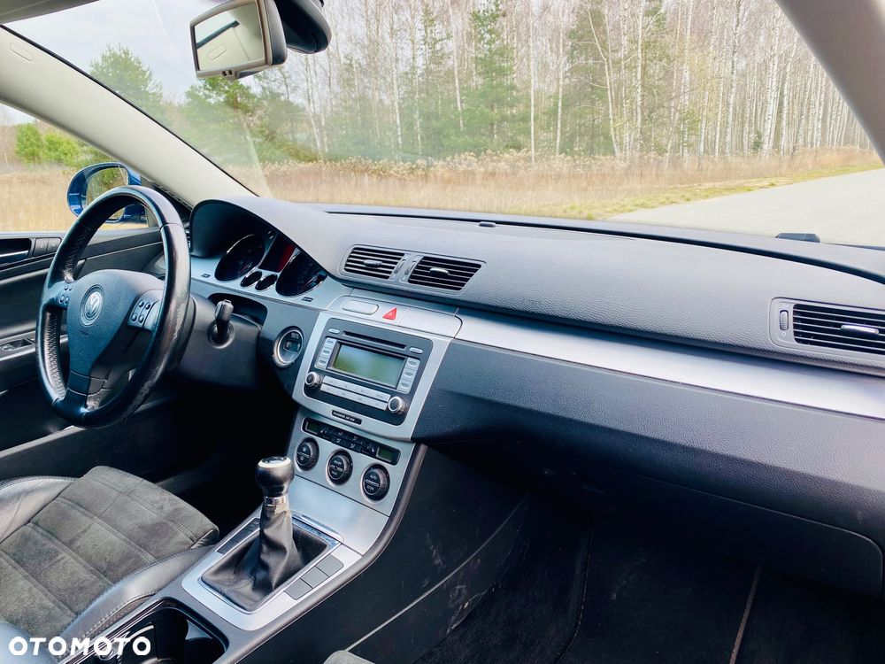 Volkswagen Passat 2.0 TDI Highline - 37