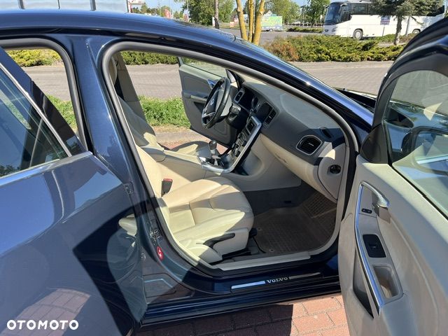 Volvo S60 D4 Momentum - 7