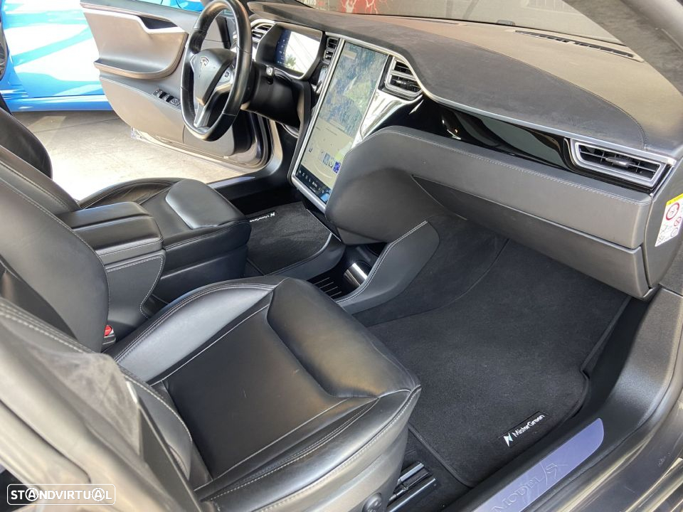 Tesla Model S 85 - 26