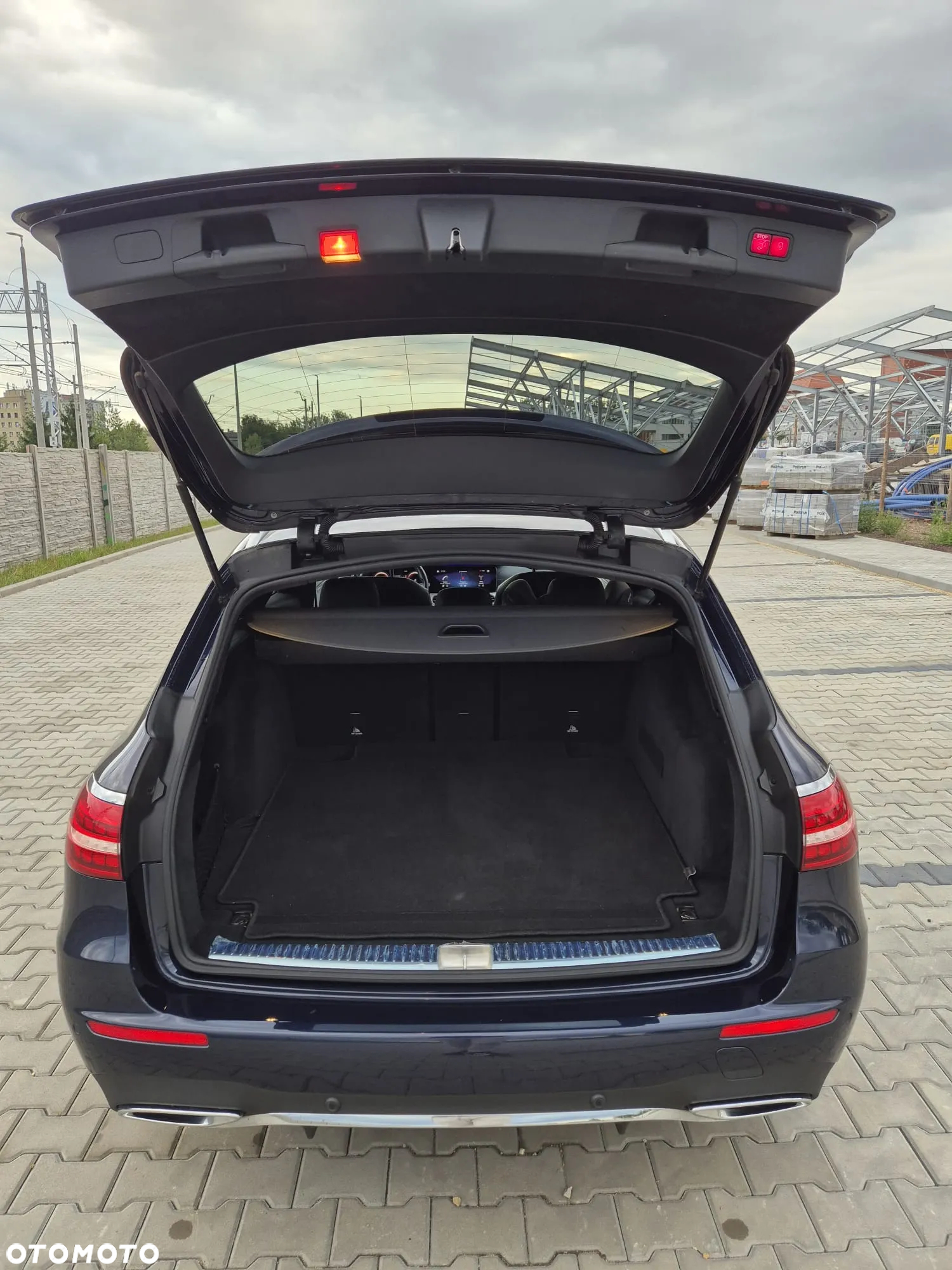 Mercedes-Benz Klasa E 220 d 4-Matic AMG - 17