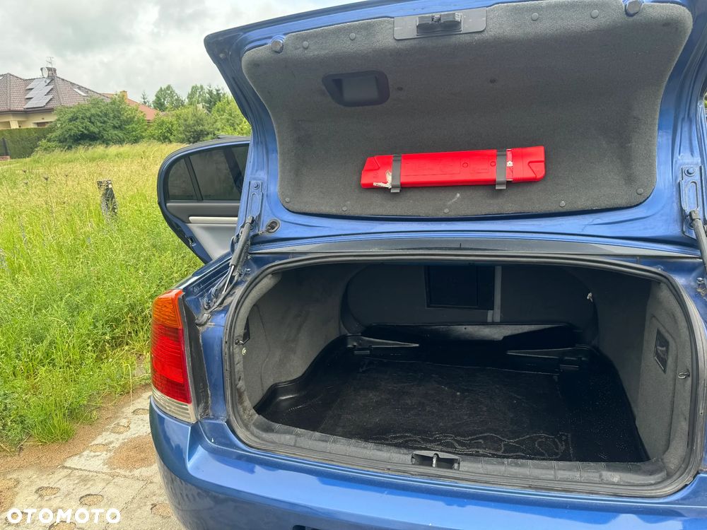 Opel Vectra 1.8 Comfort - 11