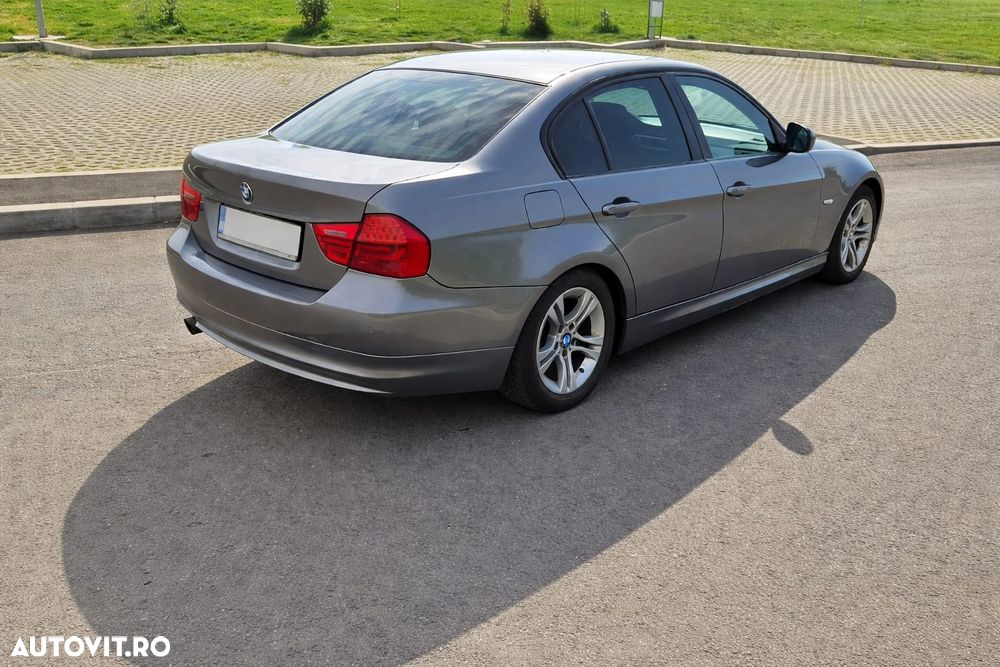 BMW Seria 3 320d DPF Efficient Dynamics Edition - 5