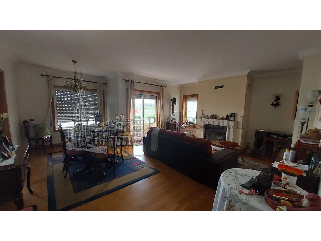 EXCELENTE APARTAMENTO T3 E COM LUGAR DE GARAGEM EM ALFENA PARA ARRE... - Grande imagem: 2/20
