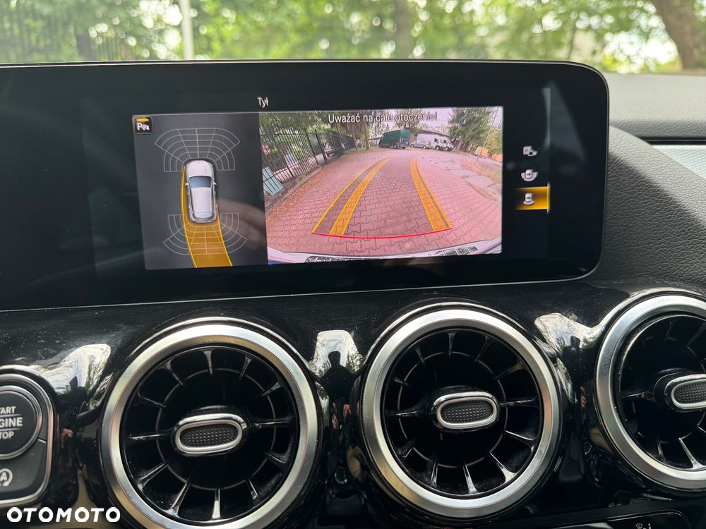 Mercedes-Benz GLA 180 d Business Edition - 10