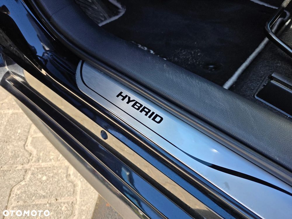 Toyota Corolla 2.0 Hybrid Executive - 24